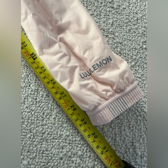 NWT Lululemon Down for it All Jacket - Picture 6 of 7